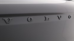 2024 (24) VOLVO XC40 2.0 B4P Plus Dark 5dr Auto 5306228