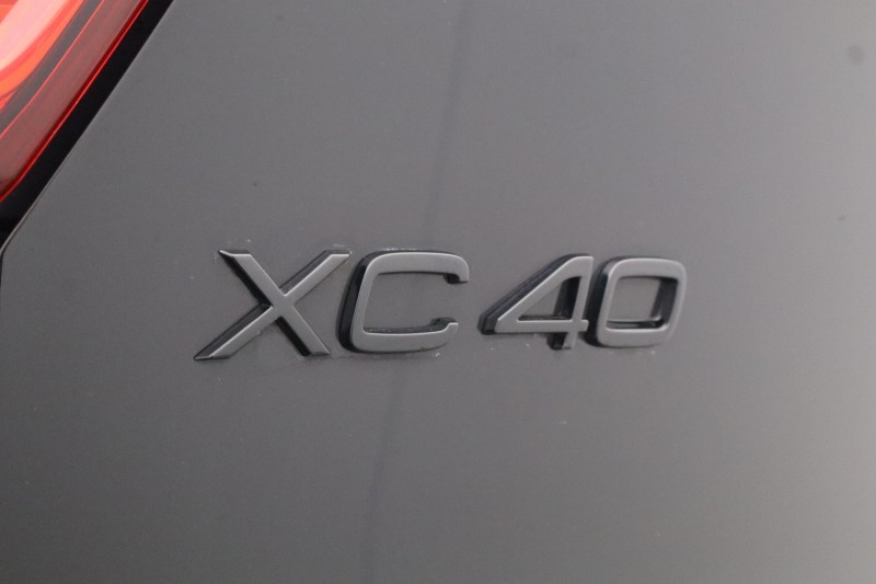 2024 (24) VOLVO XC40 2.0 B4P Plus Dark 5dr Auto 5306227