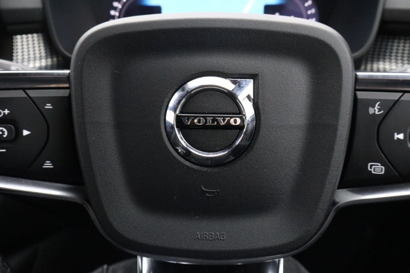 2024 (24) VOLVO XC40 2.0 B4P Plus Dark 5dr Auto 5306259