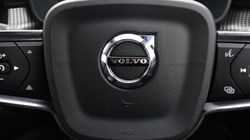 2024 (24) VOLVO XC40 2.0 B4P Plus Dark 5dr Auto 5306259