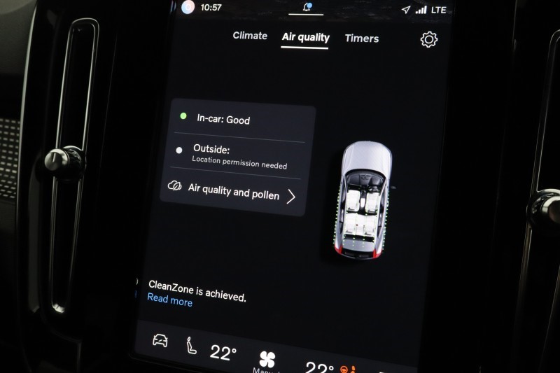 2024 (24) VOLVO XC40 2.0 B4P Plus Dark 5dr Auto 5306268