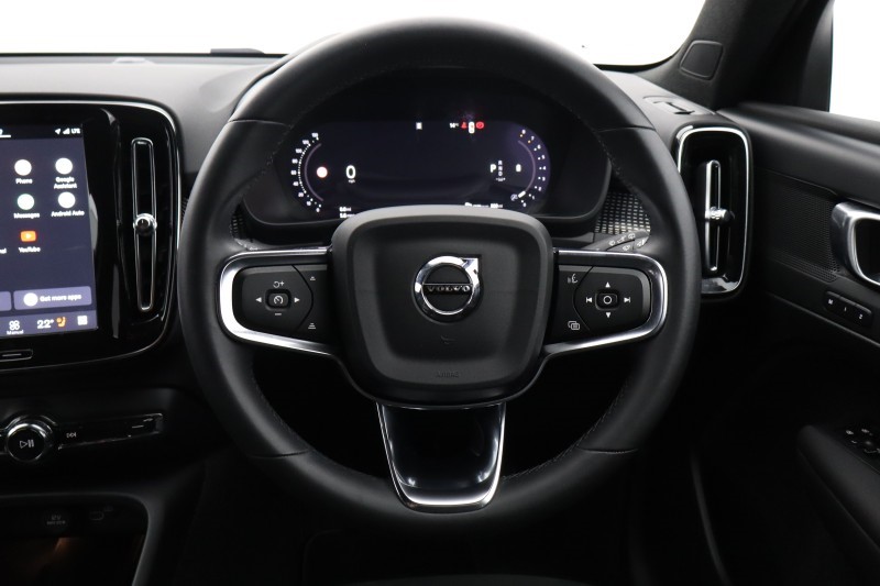 2024 (24) VOLVO XC40 2.0 B4P Plus Dark 5dr Auto 5306256