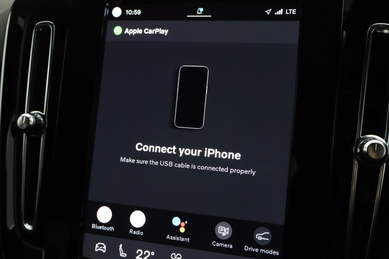 2024 (24) VOLVO XC40 2.0 B4P Plus Dark 5dr Auto 5306272