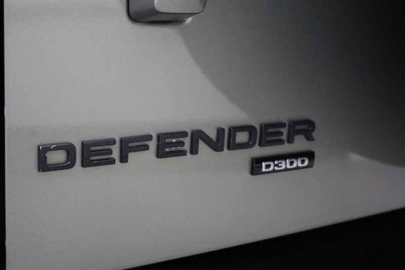 2022 (72) LAND ROVER DEFENDER 3.0 D300 HSE 110 5dr Auto 5265231