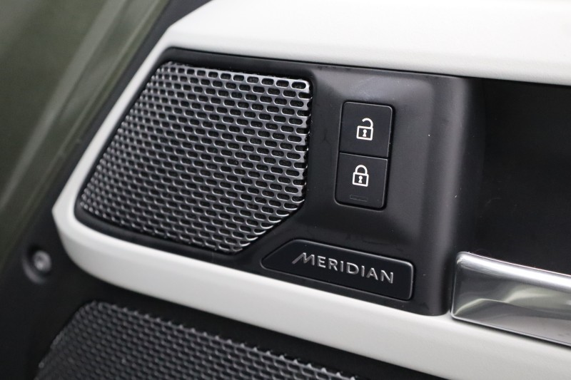 2022 (72) LAND ROVER DEFENDER 3.0 D300 HSE 110 5dr Auto 5265240