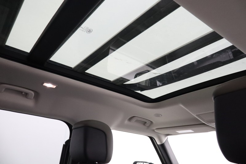 2022 (72) LAND ROVER DEFENDER 3.0 D300 HSE 110 5dr Auto 5265254