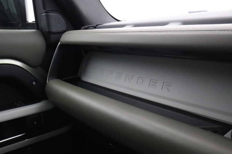 2022 (72) LAND ROVER DEFENDER 3.0 D300 HSE 110 5dr Auto 5265255