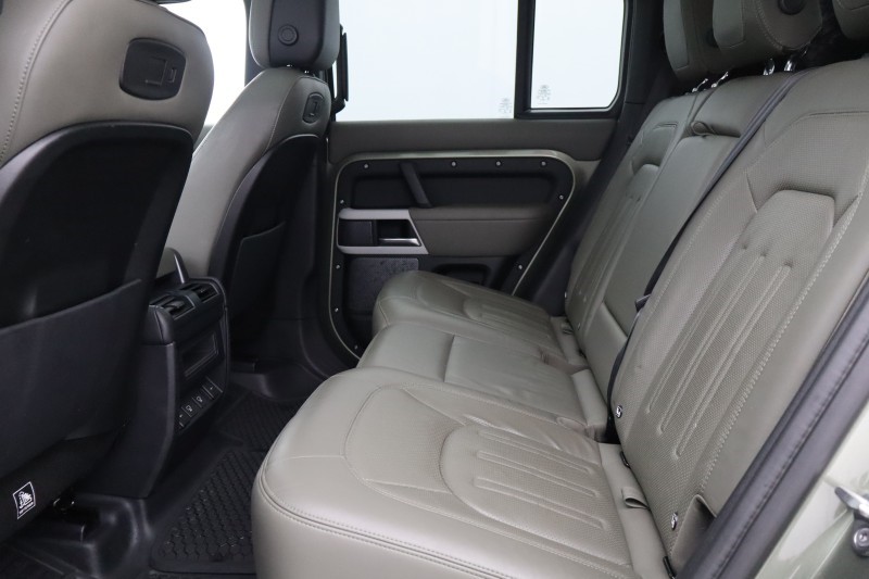 2022 (72) LAND ROVER DEFENDER 3.0 D300 HSE 110 5dr Auto 5265223