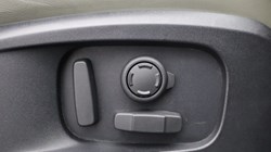 2022 (72) LAND ROVER DEFENDER 3.0 D300 HSE 110 5dr Auto 5265241