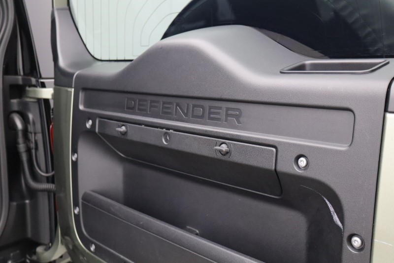 2022 (72) LAND ROVER DEFENDER 3.0 D300 HSE 110 5dr Auto 5265236