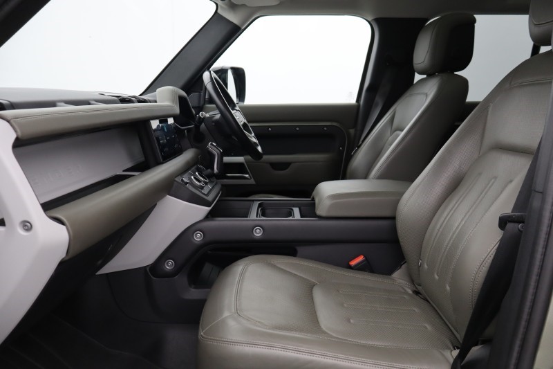 2022 (72) LAND ROVER DEFENDER 3.0 D300 HSE 110 5dr Auto 5265222