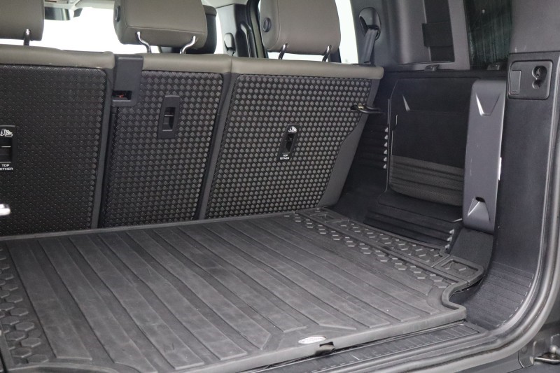 2022 (72) LAND ROVER DEFENDER 3.0 D300 HSE 110 5dr Auto 5265235