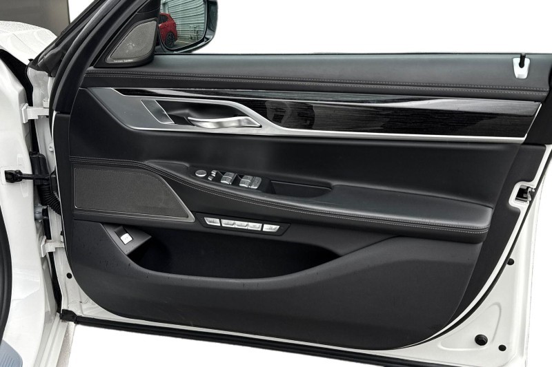 2016 (16) BMW 7 SERIES 730d xDrive M Sport 4dr Auto 5275725