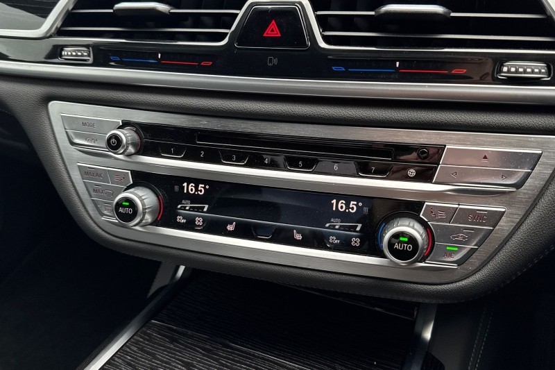 2016 (16) BMW 7 SERIES 730d xDrive M Sport 4dr Auto 5275734