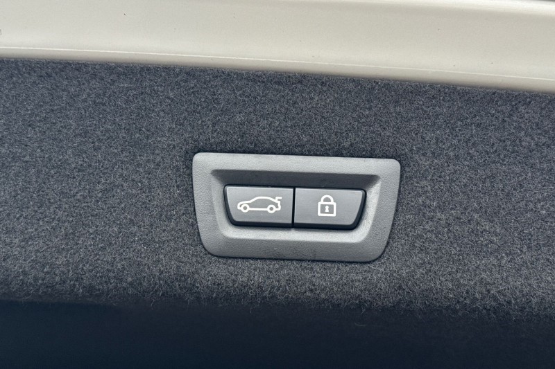 2016 (16) BMW 7 SERIES 730d xDrive M Sport 4dr Auto 5275741