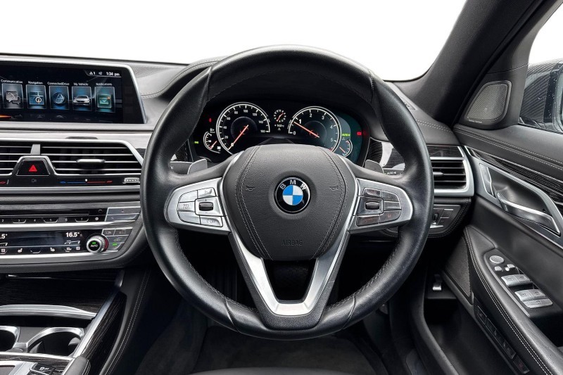 2016 (16) BMW 7 SERIES 730d xDrive M Sport 4dr Auto 5275719