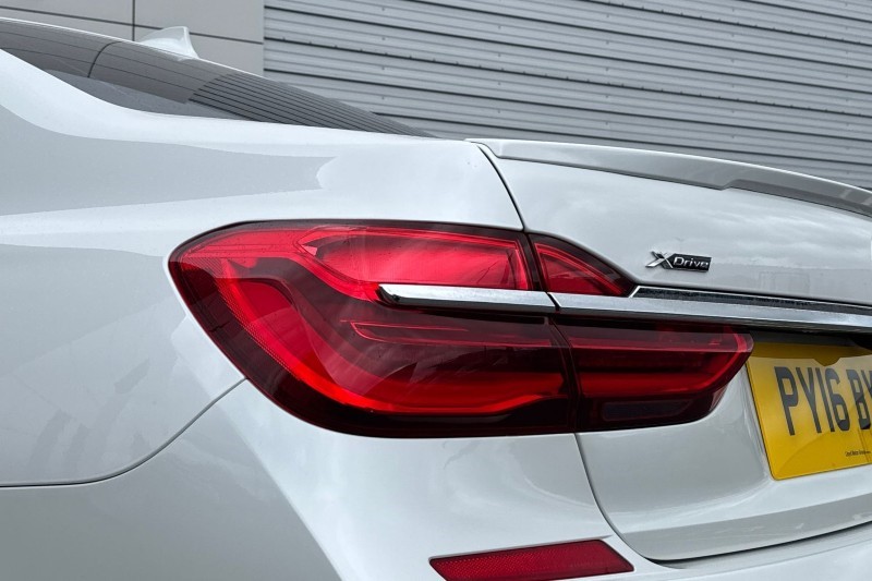 2016 (16) BMW 7 SERIES 730d xDrive M Sport 4dr Auto 5275723