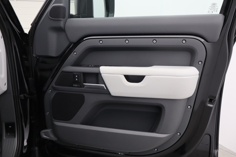 2024 (74) LAND ROVER DEFENDER 3.0 D350 X-Dynamic HSE 110 5dr Auto 5253012