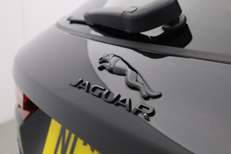 2022 (22) JAGUAR F-PACE 2.0 P400e R-Dynamic SE Black 5dr Auto AWD 5266069