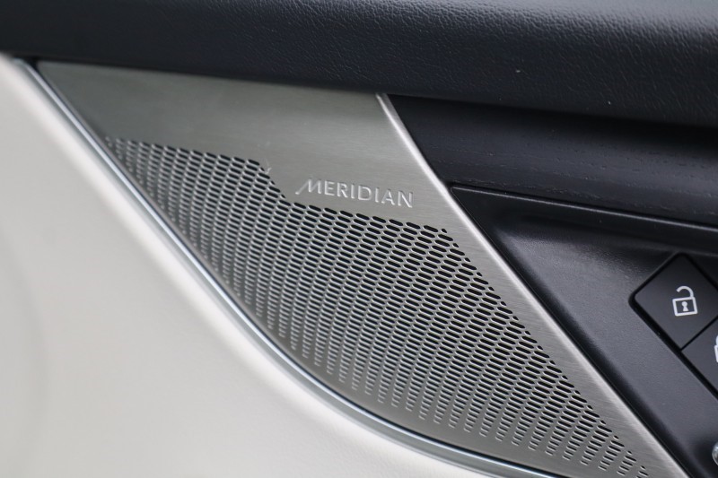 2022 (22) JAGUAR F-PACE 2.0 P400e R-Dynamic SE Black 5dr Auto AWD 5266079