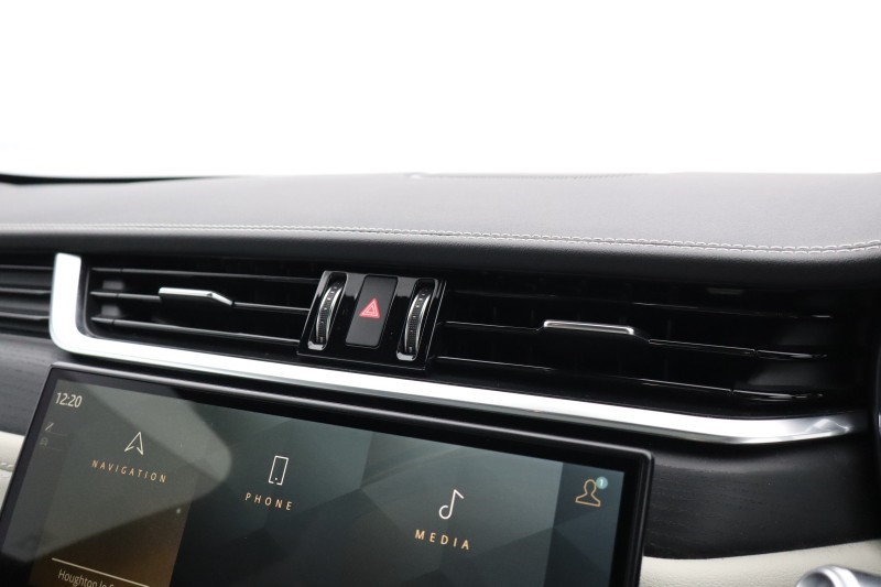 2022 (22) JAGUAR F-PACE 2.0 P400e R-Dynamic SE Black 5dr Auto AWD 5266097