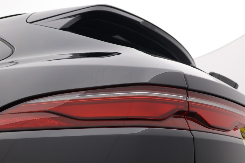 2022 (22) JAGUAR F-PACE 2.0 P400e R-Dynamic SE Black 5dr Auto AWD 5266066