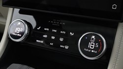 2022 (22) JAGUAR F-PACE 2.0 P400e R-Dynamic SE Black 5dr Auto AWD 5266103