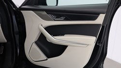 2022 (22) JAGUAR F-PACE 2.0 P400e R-Dynamic SE Black 5dr Auto AWD 5266077