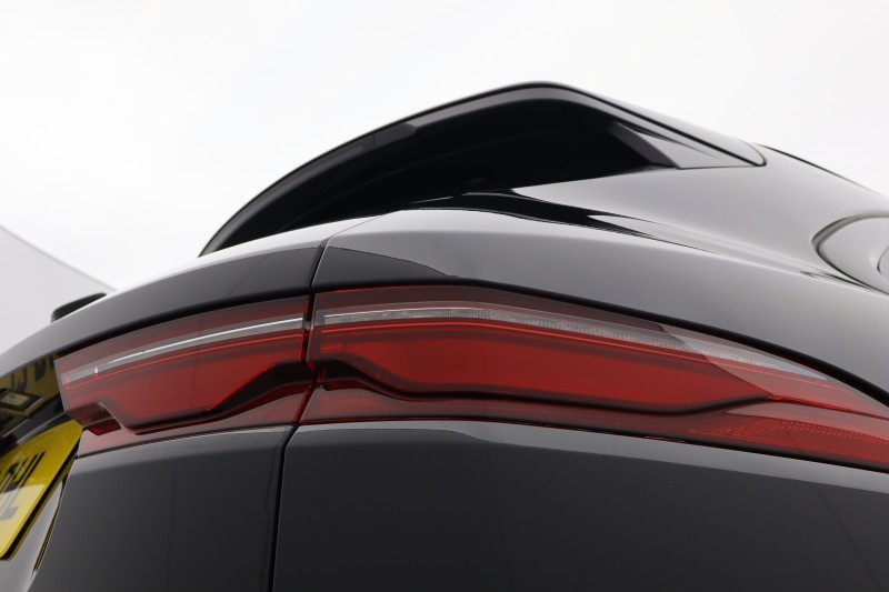 2022 (22) JAGUAR F-PACE 2.0 P400e R-Dynamic SE Black 5dr Auto AWD 5266068