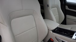 2022 (22) JAGUAR F-PACE 2.0 P400e R-Dynamic SE Black 5dr Auto AWD 5266082