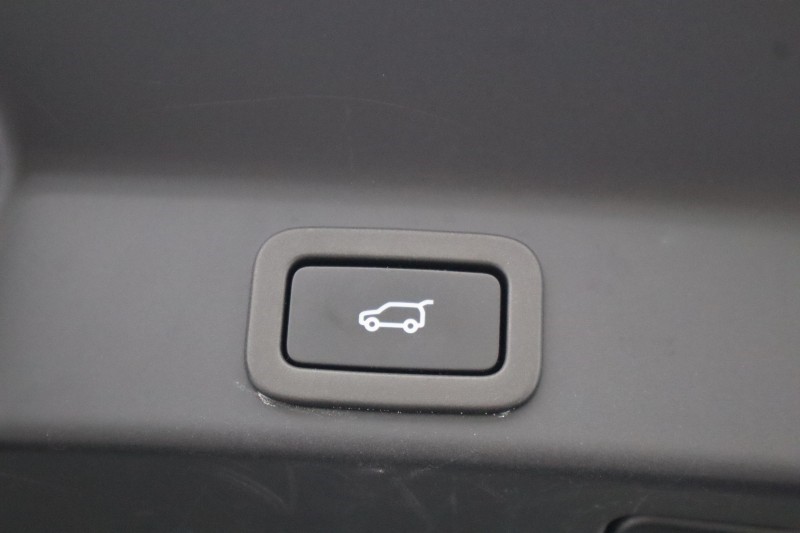 2022 (22) JAGUAR F-PACE 2.0 P400e R-Dynamic SE Black 5dr Auto AWD 5266076