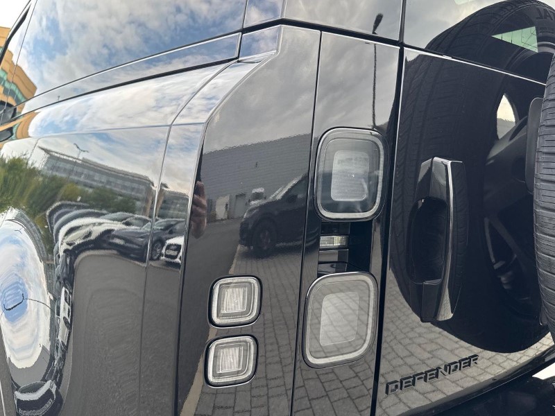2026 (26) LAND ROVER DEFENDER 3.0 D250 X-Dynamic SE 90 3dr Auto 5683823