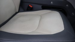 2023 (23) LAND ROVER DEFENDER 3.0 D250 X-Dynamic SE 110 5dr Auto 5251706