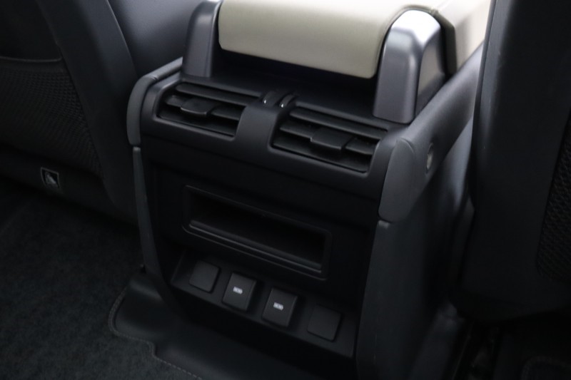 2023 (23) LAND ROVER DEFENDER 3.0 D250 X-Dynamic SE 110 5dr Auto 5251712