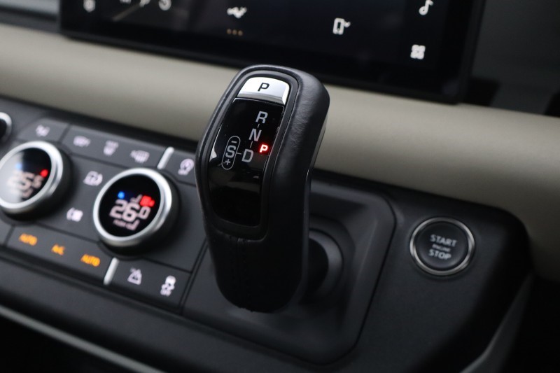 2023 (23) LAND ROVER DEFENDER 3.0 D250 X-Dynamic SE 110 5dr Auto 5251722