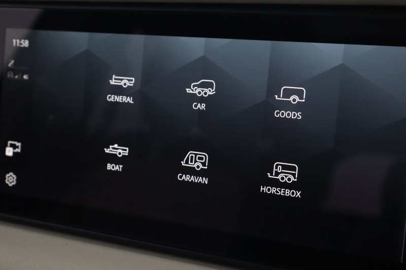 2023 (23) LAND ROVER DEFENDER 3.0 D250 X-Dynamic SE 110 5dr Auto 5251732