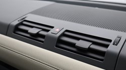 2023 (23) LAND ROVER DEFENDER 3.0 D250 X-Dynamic SE 110 5dr Auto 5251718