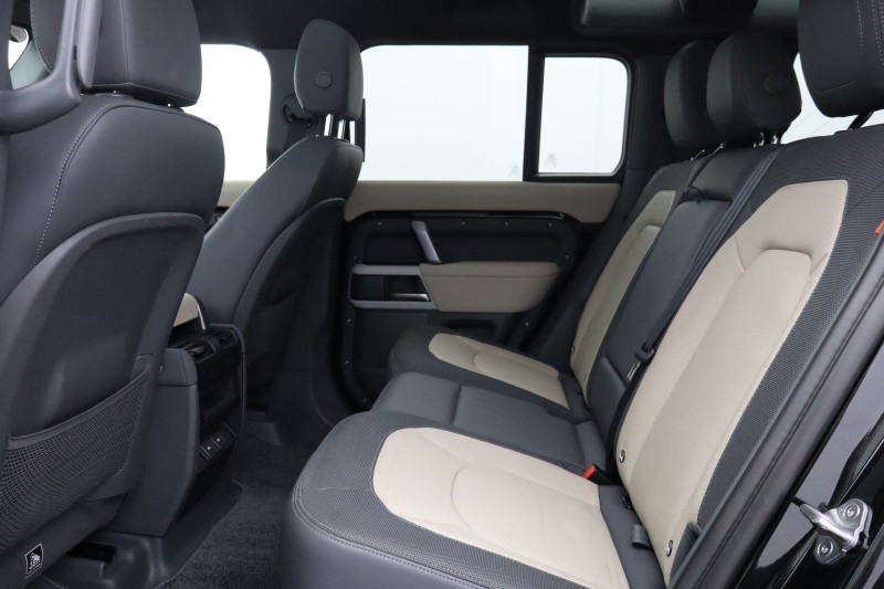 2023 (23) LAND ROVER DEFENDER 3.0 D250 X-Dynamic SE 110 5dr Auto 5251680