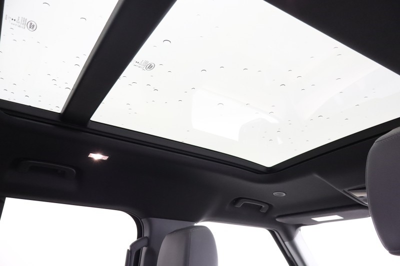 2023 (23) LAND ROVER DEFENDER 3.0 D250 X-Dynamic SE 110 5dr Auto 5251711