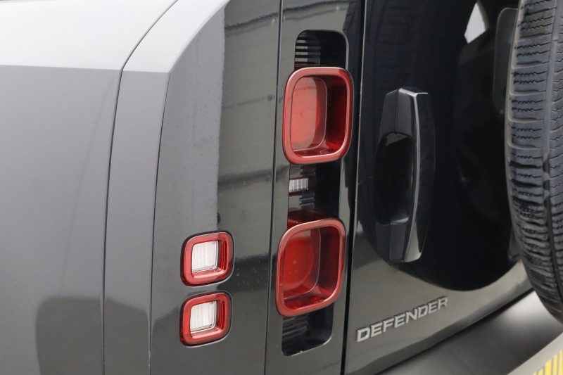 2023 (23) LAND ROVER DEFENDER 3.0 D250 X-Dynamic SE 110 5dr Auto 5251694
