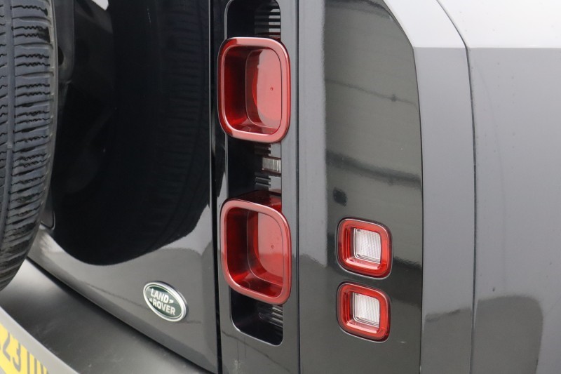 2023 (23) LAND ROVER DEFENDER 3.0 D250 X-Dynamic SE 110 5dr Auto 5251693