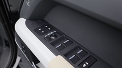 2023 (23) LAND ROVER DEFENDER 3.0 D250 X-Dynamic SE 110 5dr Auto 5251702