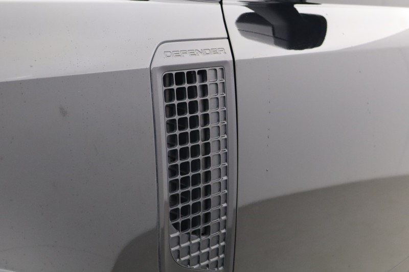 2023 (23) LAND ROVER DEFENDER 3.0 D250 X-Dynamic SE 110 5dr Auto 5251681