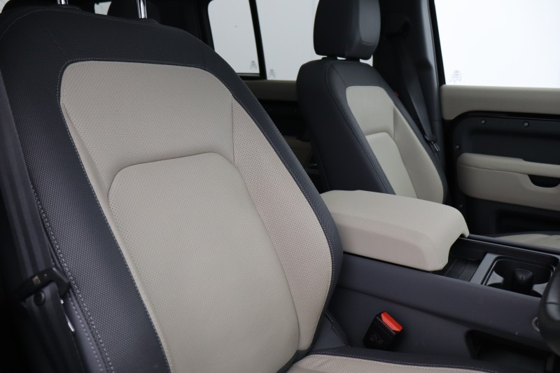 2023 (23) LAND ROVER DEFENDER 3.0 D250 X-Dynamic SE 110 5dr Auto 5251707