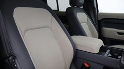 2023 (23) LAND ROVER DEFENDER 3.0 D250 X-Dynamic SE 110 5dr Auto 5251707