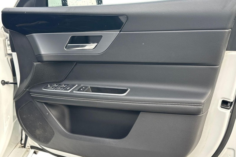 2019 (69) JAGUAR XF 2.0d [180] R-Sport 5dr Auto 5291143