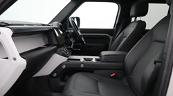 2025 (75) LAND ROVER DEFENDER 3.0 D350 X-Dynamic HSE 110 5dr Auto 5248648