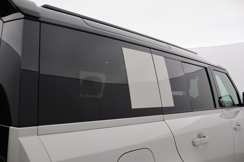 2025 (75) LAND ROVER DEFENDER 3.0 D350 X-Dynamic HSE 110 5dr Auto 5248653