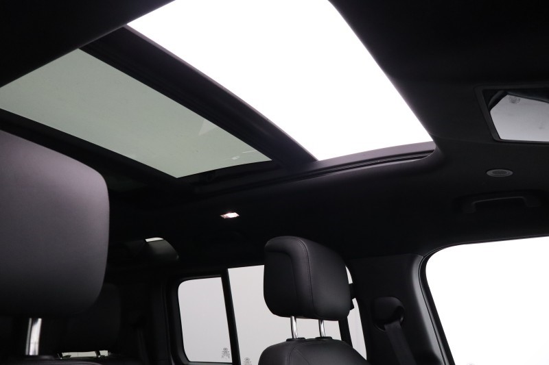 2025 (75) LAND ROVER DEFENDER 3.0 D350 X-Dynamic HSE 110 5dr Auto 5248692