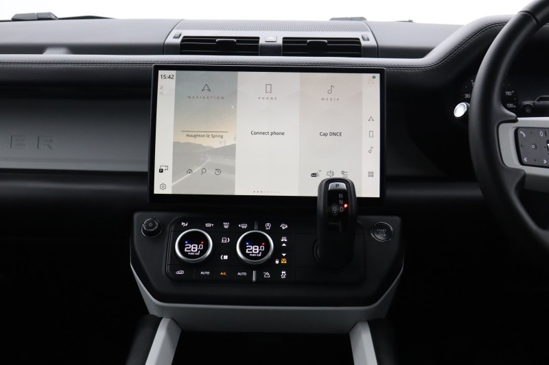 2025 (75) LAND ROVER DEFENDER 3.0 D350 X-Dynamic HSE 110 5dr Auto 5248671